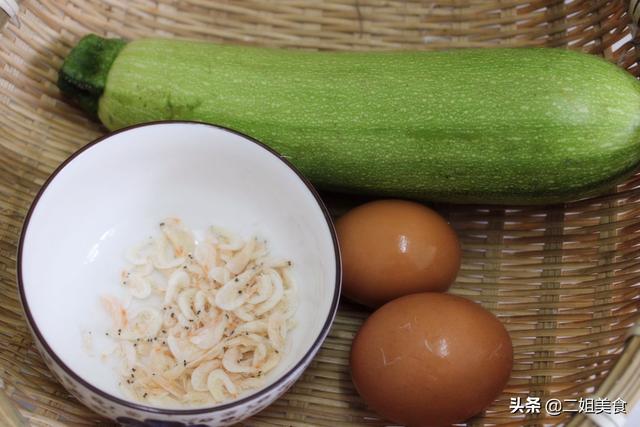 好吃的糊塌子如何做？放料的顺序很主要，牢记这几点，软嫩还劲道