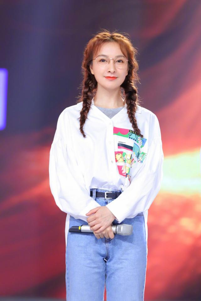 37岁吴昕：花了14年才把自卑揉碎，从她身上我看到了无数人的影子