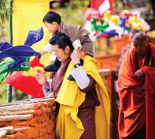 不丹皇室“最好看照片”，见证小王子的成长，四个月大时太可爱了