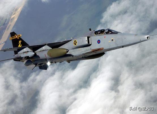 欧洲的标准运输机！能当加油机的A400M！西方最大