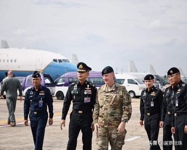 泰国陆军采购美国轮式装甲车，却遭民众集体抵