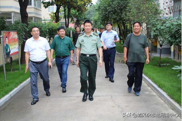 庆“八一”翰墨飘香，民建开封书画院送文化慰问军营