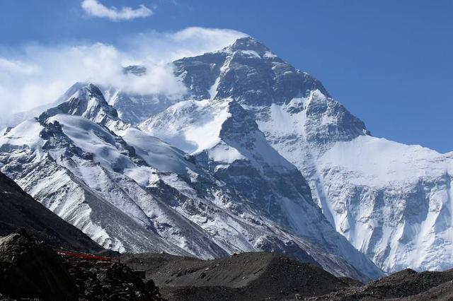 珠穆朗玛峰又高又冷，测量高度时究竟要怎么测？这个不得不服