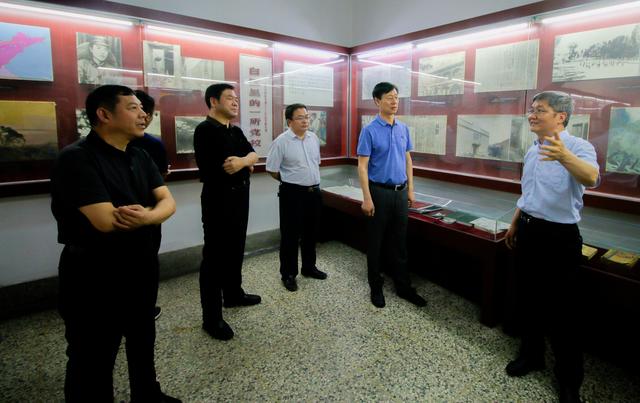 济南新材料产业园区管委会主任陈西武到北园街道调研
