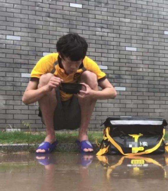 个别港台媒体嘲讽张国伟退役生活后生活辛酸，他这样的回应有点逗