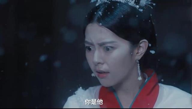关晓彤扒了衣服图片