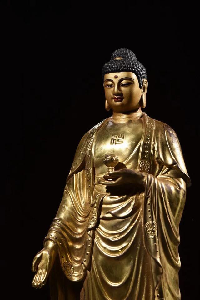 A Gilt Copper Statue Of Amitabha Buddha Is Cm High Cm Wide Cm