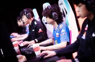 LOL：“海少”焕烽卡莎团战怒斩四杀，SN 2-0击败V5