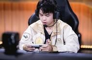 王者荣耀世冠：铃铛稳坐首发，南京HERO世冠第一变