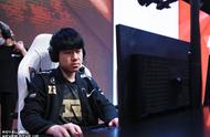 LOL-LPL：GALA十五杀韦鲁斯“神箭封喉”，RNG 2-0击败RW解锁首胜