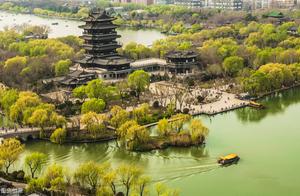 Big though go,the photograph such as park of the scenery of bright lake and Summer Palace, the North