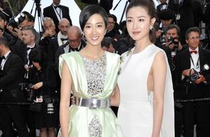 Colourful formal attire of female star Jing grabs lens to knock gently after accept, deserted every