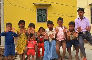 This household is really odd! Everybody has 24 fin