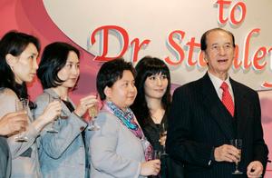    of 98 years old of He Hong sends family history