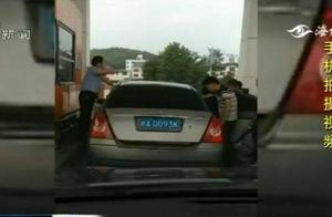 4 hours of hunt kill 3 people 214 aigret bird! The suspect still has a woman unexpectedly!