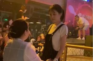 Zhao Benshan wife is infrequent show a body! With 