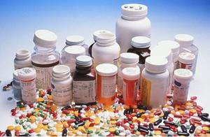 Ate not carefully to expire medicine, can toxic?