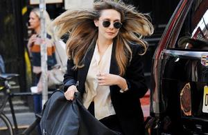 Ao Ersen of Yi Lisha white · plunges into horseta