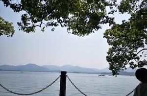 I am in Hangzhou west lake
