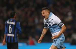 White Bogeba borrows graceful couplet to carry oneself social status! Law armour wing relies on grac