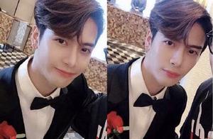 Man of keep sb company of Wang Jia Er, of good Su Yinan, the partner man before contrast is round, w