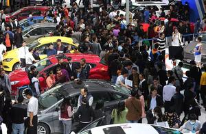 "Sell a car not to make money " , should not bec