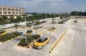 "Resell " student, chaos collects fees, perpetra