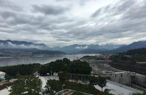 See 3 gorge large dams