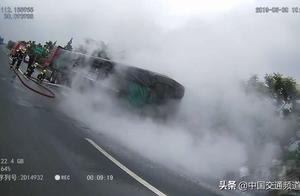 Spontaneous combustion of van high speed, policema