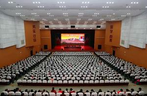 In April! The whole world is the most bright red m