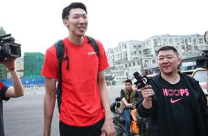 Watch the scene of bustle not to mind an issue big