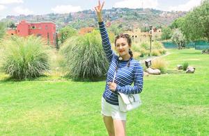 On May 31, zhang Yuqi and cactus group photo, plunging into double horsetail plait, youth to be perm