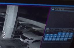 Parking lot of one man underground takes Nanning car, by on the side 