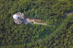 Good view of north and south of hill of the Dragon