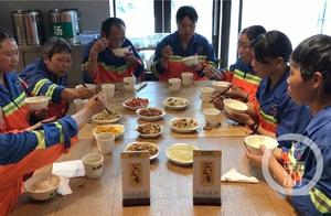 Restaurant boss asks environmental sanitation labo