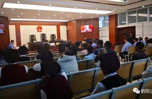 The person that Yunnan crane celebrates hill fire 