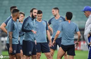 Before finals with respect to faction! Because Louis and Yi melon quarrel in training endlessly the