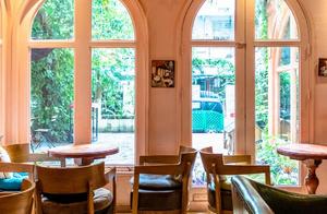 The French amorous feelings with very deep Tibet o