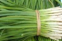 On leek, deep-fried twisted dough sticks black a l