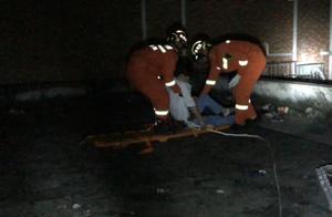 One man of Guangzhou is lovelorn drink to fall car