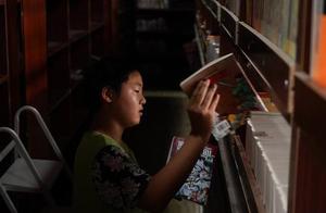 Deserted barn becomes beautiful bookstore, make bi