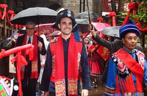 The Tujia nationality of Home Zhang group is bridal: Groups of French commander in chief is small ha