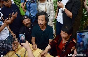 The whole nation travels half month " roam about 