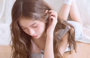 The thing that the woman feels embarrassed, the ma