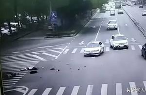 Walk along again! 90 hind the woman dies on the sp