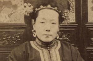 The womenfolk of a family of kind happiness a married woman's parents' home is precious old photog