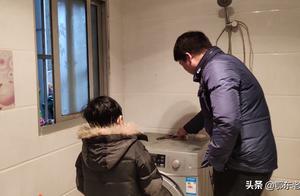 First time of rural old boy builds platen washing 