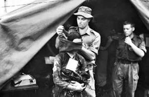Jump over the Australian soldier in battle, paid a pinchbeck Vietnam nurse