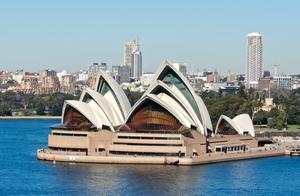 Two eyes that had seen Sydney opern? Pat opern, te