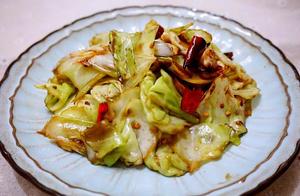 How does the hand rip packet of dish to do? Make f